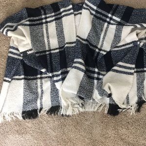 Forever 21 Wrap Blanket shall